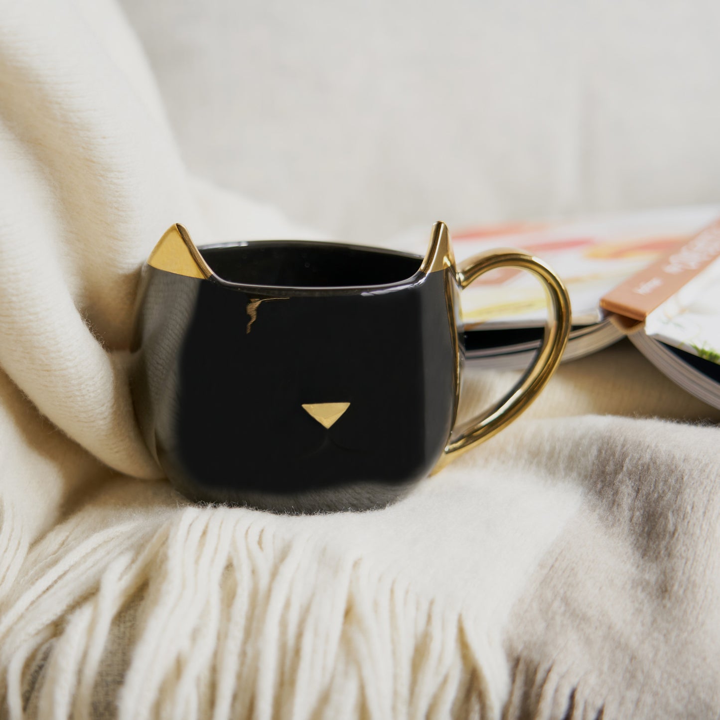Chloe Black Cat Mug Pinky Up®