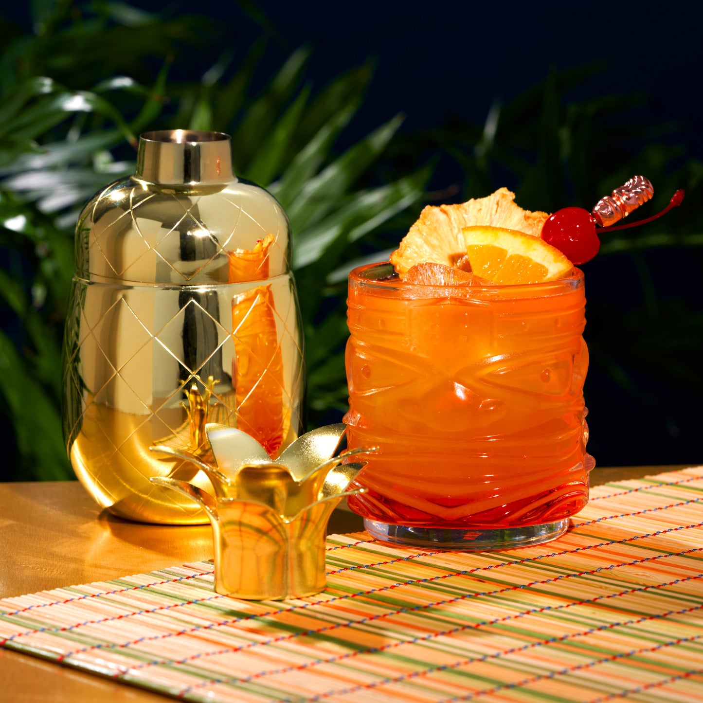 Pacific Gold Pineapple Shaker Viski®